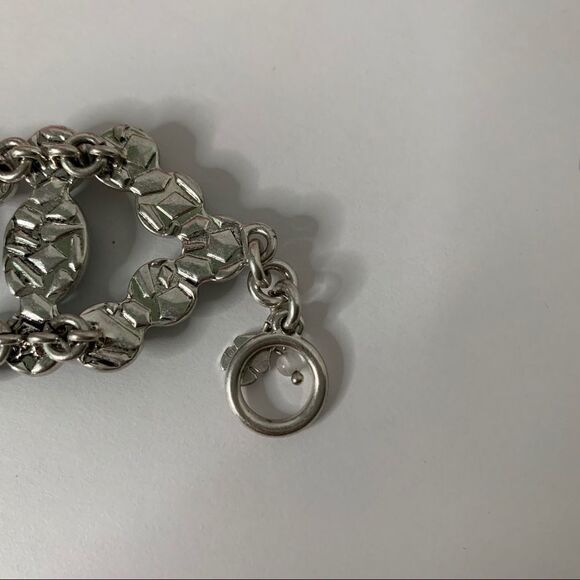 Women’s silver and green stone bracelet - Picture 5 of 6